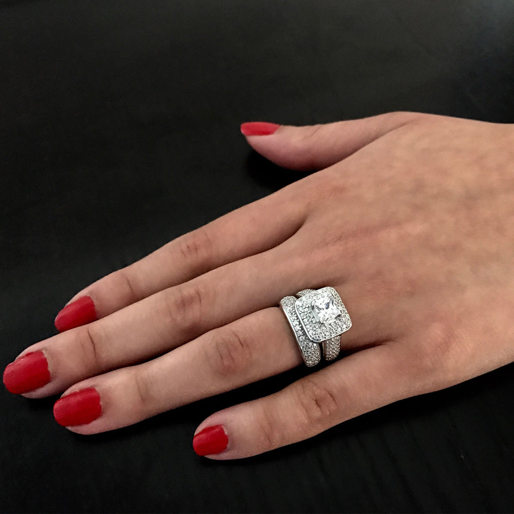 Princess Cut Diamond Size Comparison on Hand Finger 1 Carat Square Engag...  | Diamond ring princess cut, Square engagement rings, Princess cut diamond  engagement